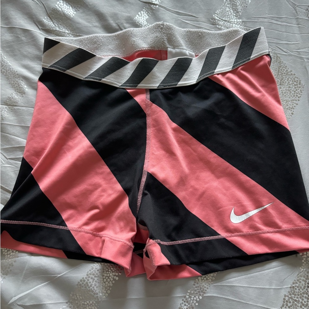 nike pro diagonal stripe 3 pink & black shorts